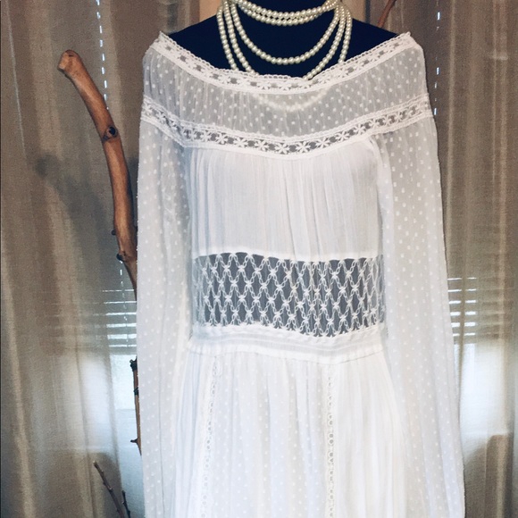 Free People Dresses & Skirts - Free People Ivory Hobo Maxi off  shoulder dress.